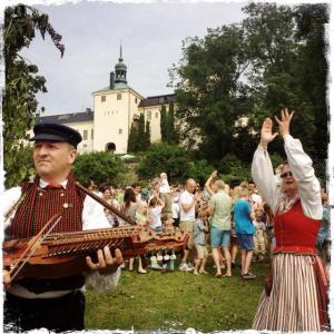 1000554_10151480539785779_1669039510_n